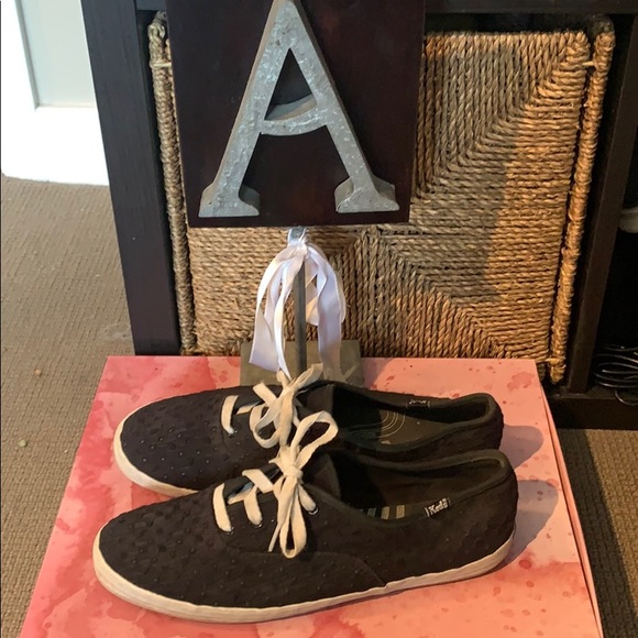 🦄Black Eyelet fabric Keds - Picture 2 of 3